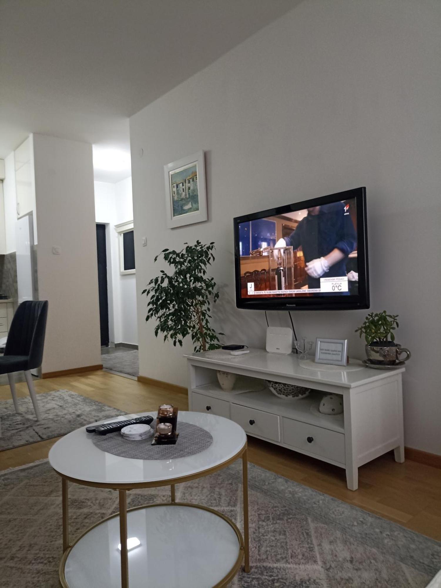 Lovely Apartment - Ljupki Stan Ποντγορίτσα Εξωτερικό φωτογραφία
