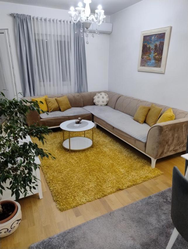 Lovely Apartment - Ljupki Stan Ποντγορίτσα Εξωτερικό φωτογραφία
